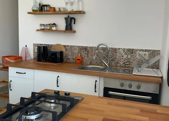 Casa Fermata Apartment And Studio
